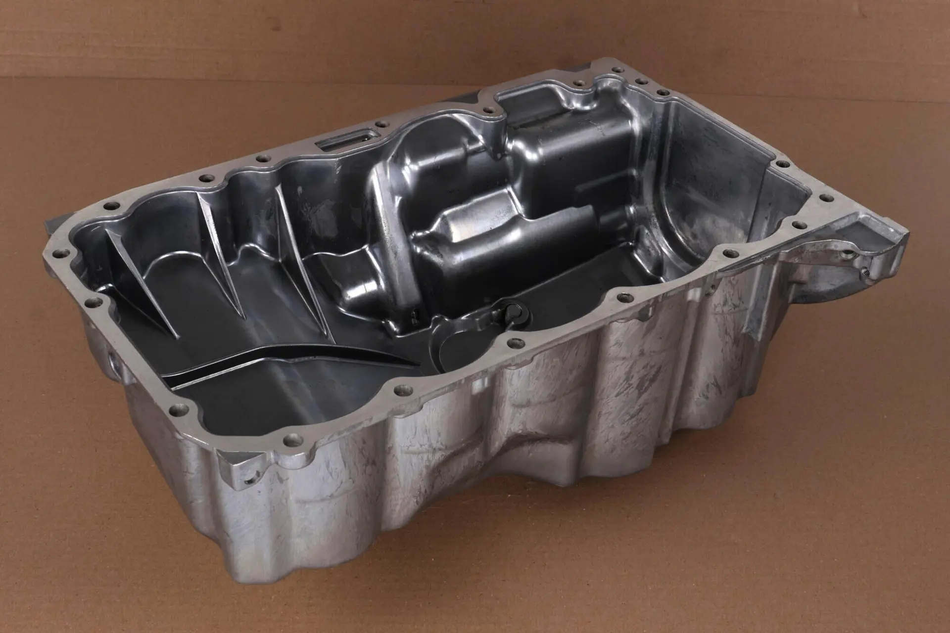 VAICO Engine Oil Pan