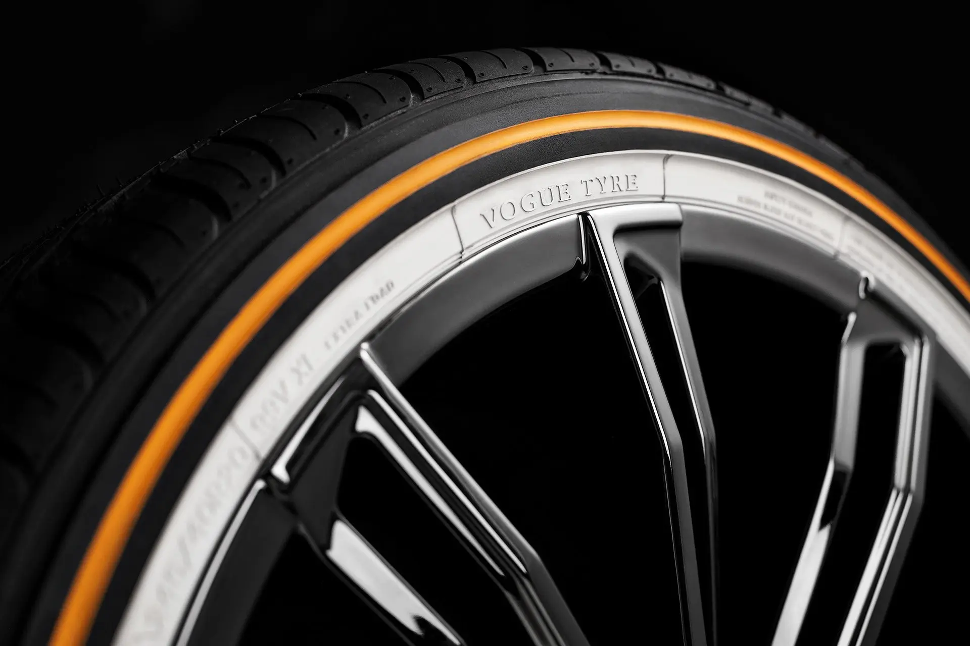 235/55R17 Vogue Custom Built Radial White/Gold Stripe 99H thumbnail 4