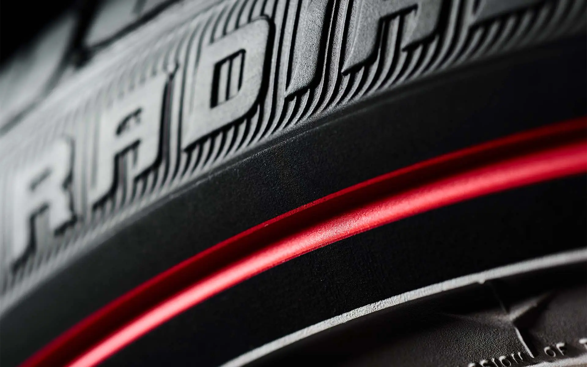 245/40R20 Vogue Custom Built Radial White/Red Stripe 99V miniature 4